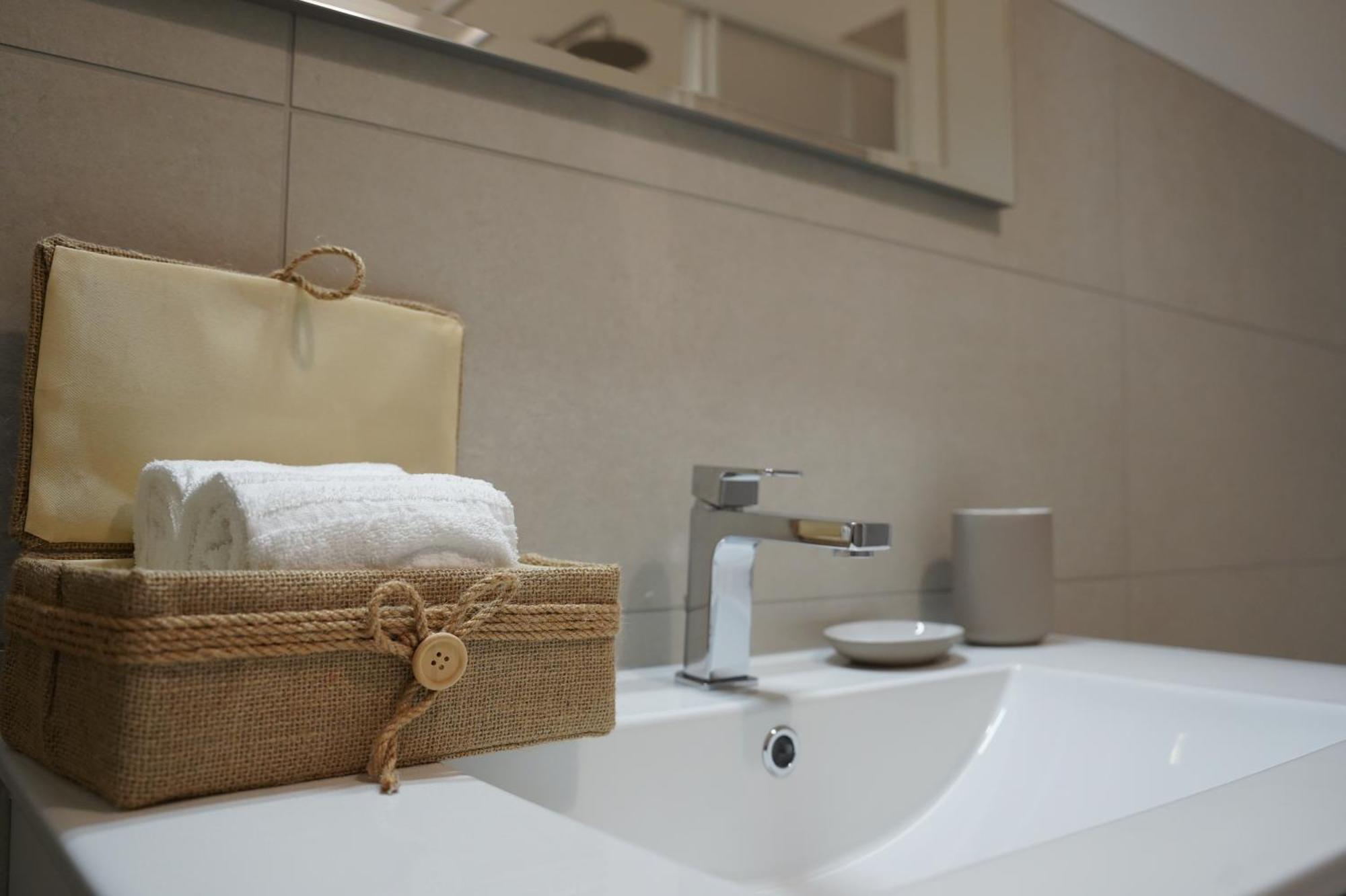 Monumentale M5 Apt - 6 Ospiti & Famiglie Con 2 Bagni E Suite มิลาน ภายนอก รูปภาพ